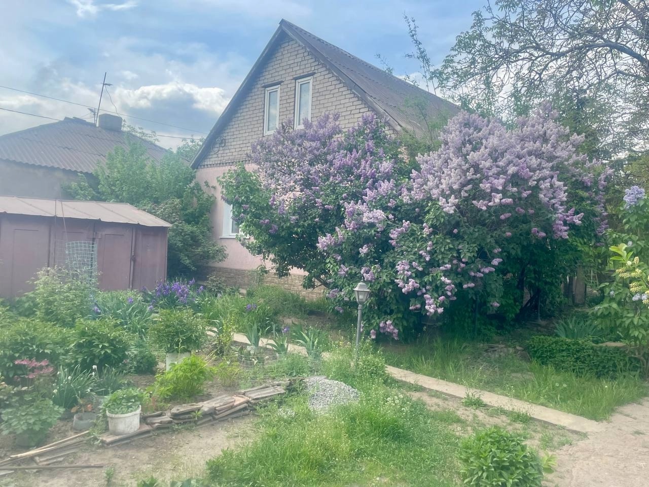 АЛЧЕВСК
🏡 ПРОДАЕТСЯ КОМФОРТАБЕЛЬНЫЙ ДОМ(74 кв. м.) С УЧАСТКОМ
📍 ул. Мичурина
✔ 3 комнаты + мансарда
✔ Современные коммуникации:
✔Автономное отоплени...