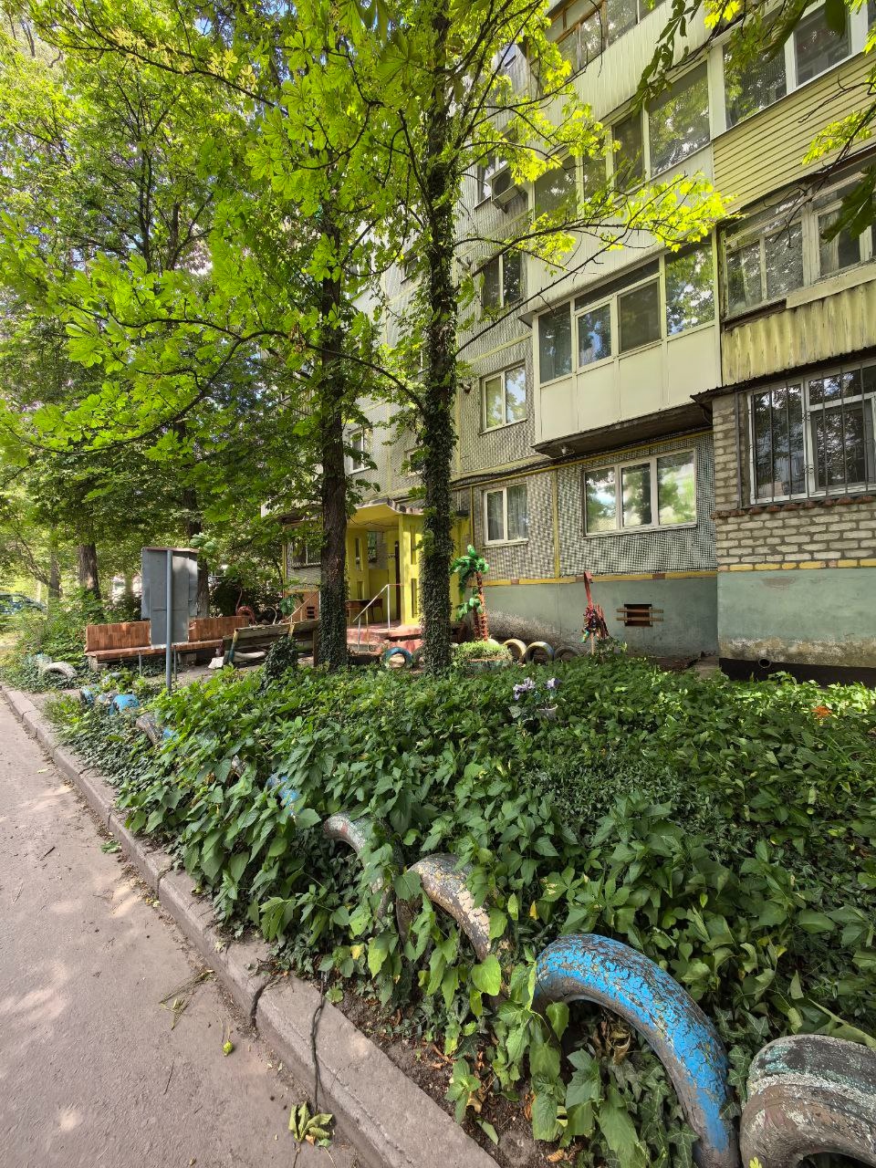 2-х комнатная квартира кв. Гагарина Цена: 4 700 000 руб. Город: Луганск Район: Жовтневый Количество комнат: 2 кв. Гагарина, дом №12, 1/5 эт., панельного дома, общ. пл. 44,2 кв. м., кухня 6 кв. м., санузел раздельный, состояние жилое, хорошее месторасположение. . Агент: Елена: +7(959)191-78-25...